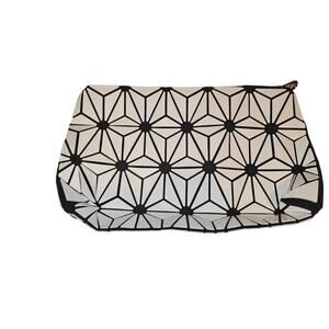 Black and White Clutch/Bag Brand Unknown Good Condition